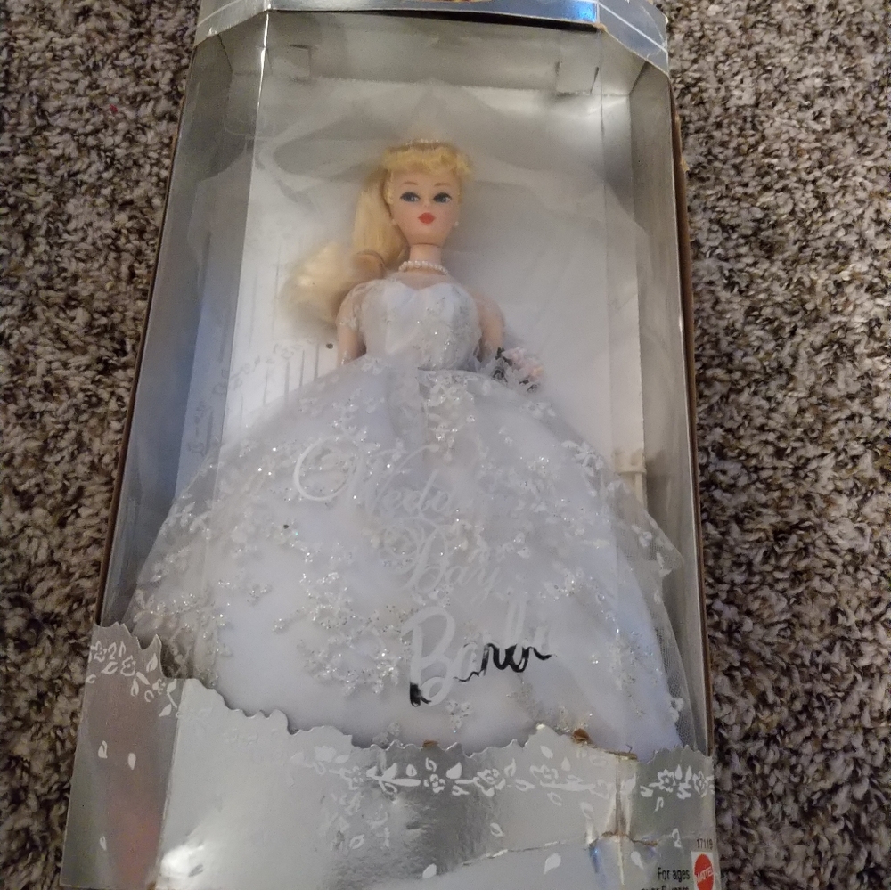 NEW! 1996 Wedding Day Barbie Doll - Picture 2 of 12